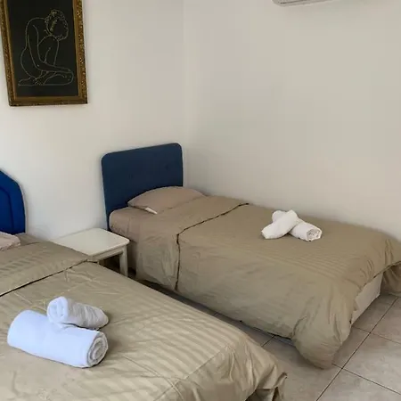 Lägenhet Ria Court Larnaca